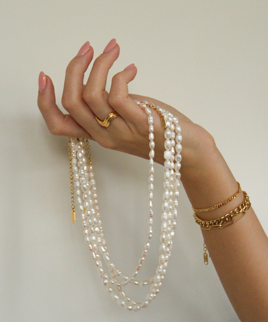 Freshwater pearls Waterproof jewelry from Elvie The Label women jewelry brand