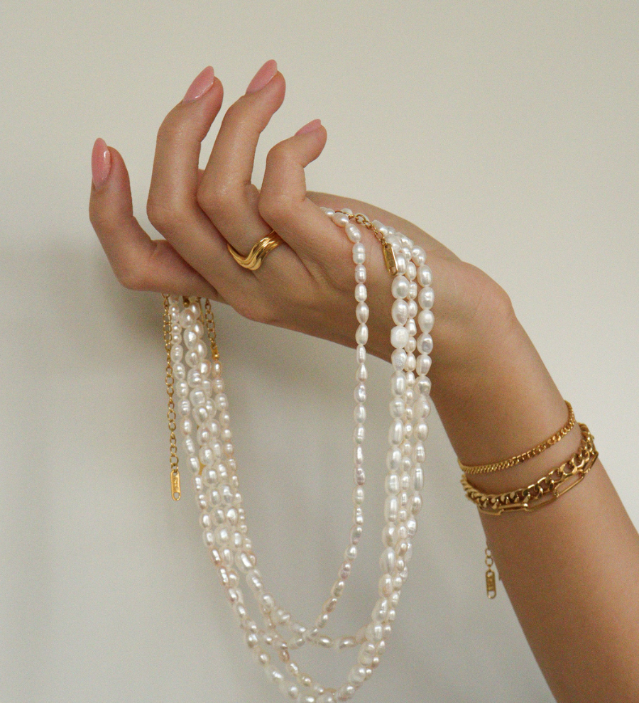 Freshwater pearls Waterproof jewelry from Elvie The Label women jewelry brand